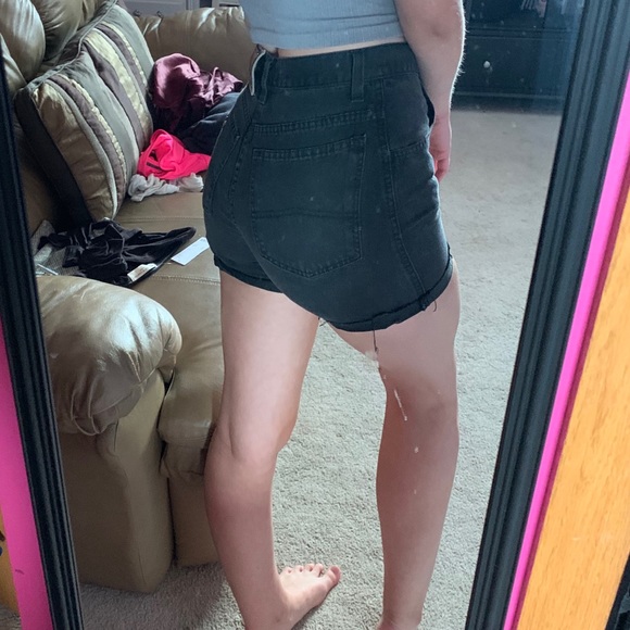 SOLD ••• vintage Armani shorts!! - Picture 3 of 5